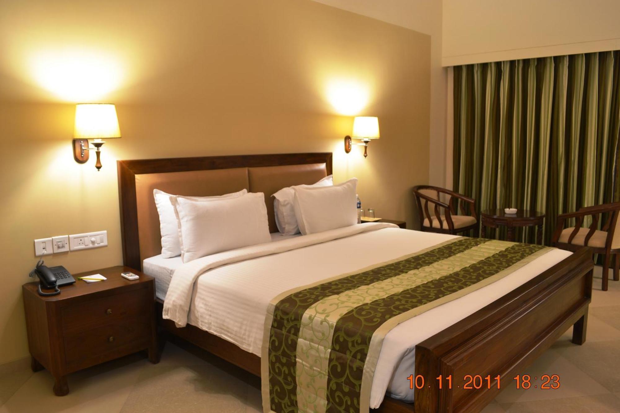 Uday Suites - The Airport Hotel Тривандрум Экстерьер фото