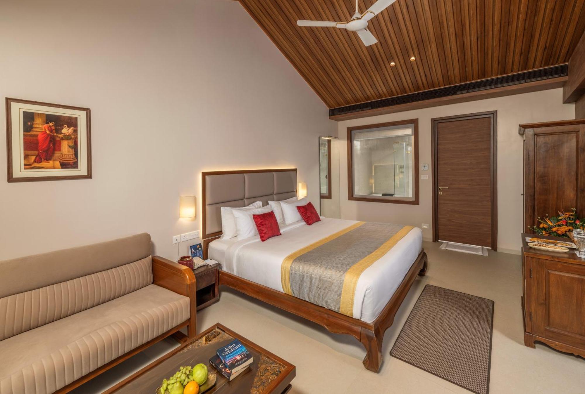 Uday Suites - The Airport Hotel Тривандрум Экстерьер фото