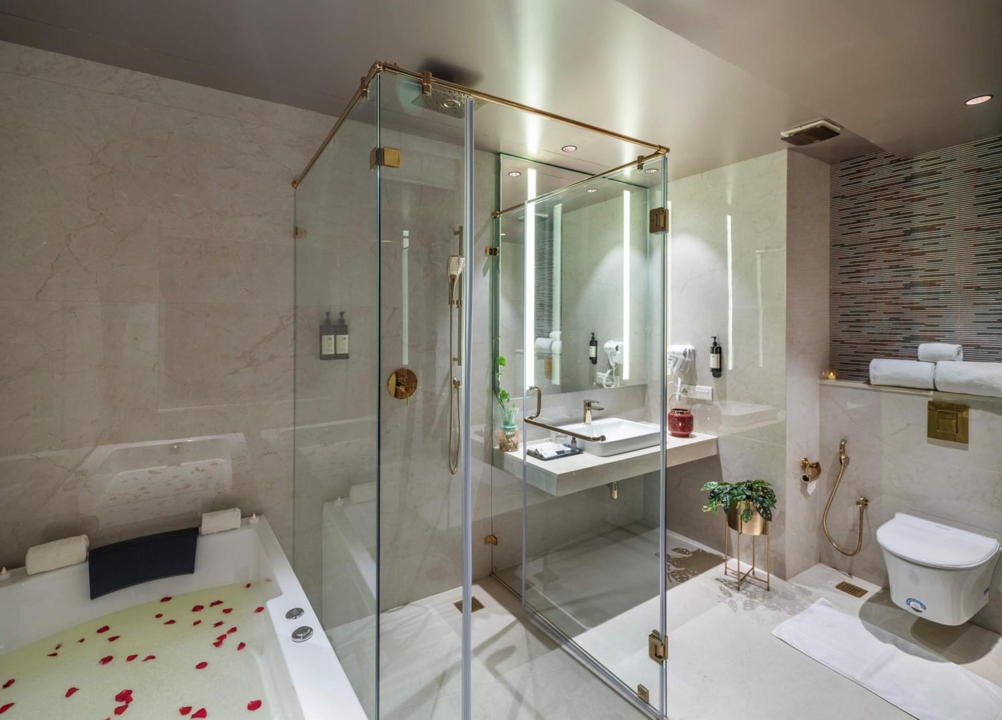 Uday Suites - The Airport Hotel Тривандрум Экстерьер фото