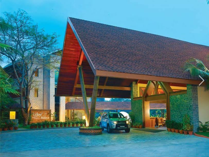 Uday Suites - The Airport Hotel Тривандрум Экстерьер фото