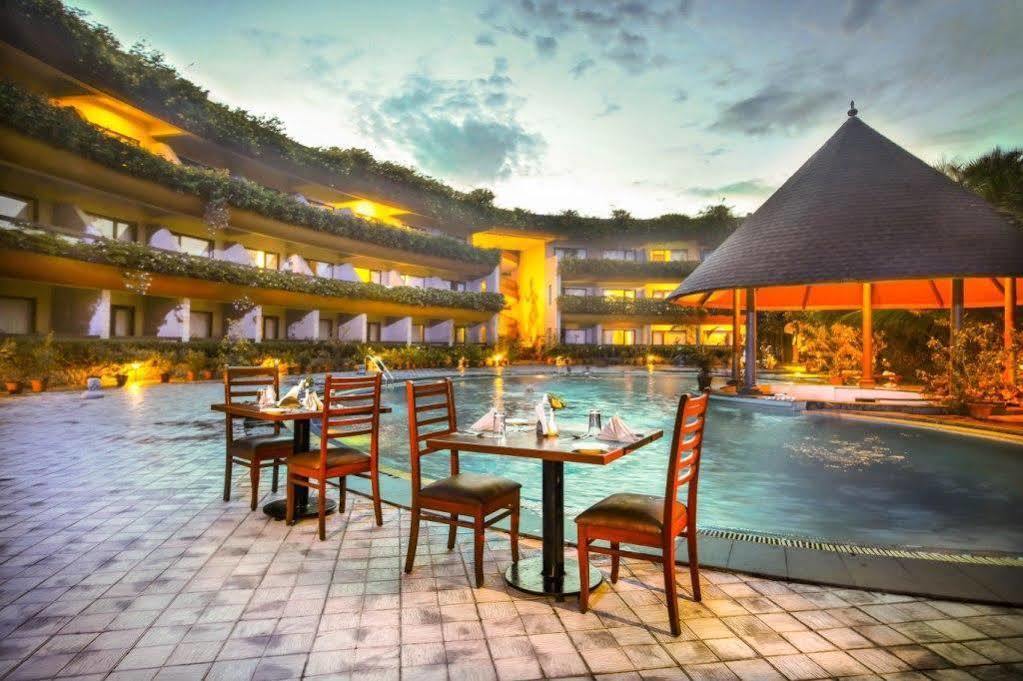 Uday Suites - The Airport Hotel Тривандрум Экстерьер фото